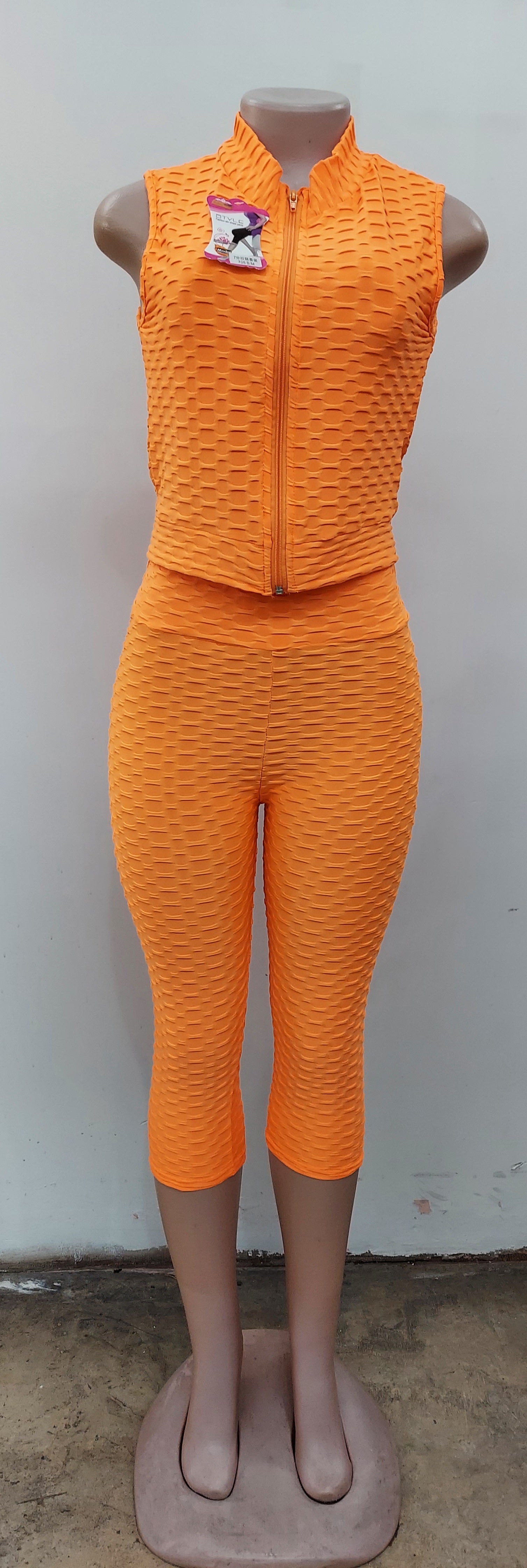 705 - BBL / yoga/Capri Legging & zipper Crop Top Set/ Honey Comb - Solid
