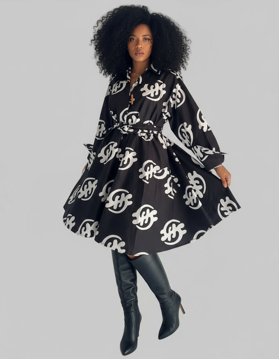 243- Short Dress / Blouse - Black/ White Gyname