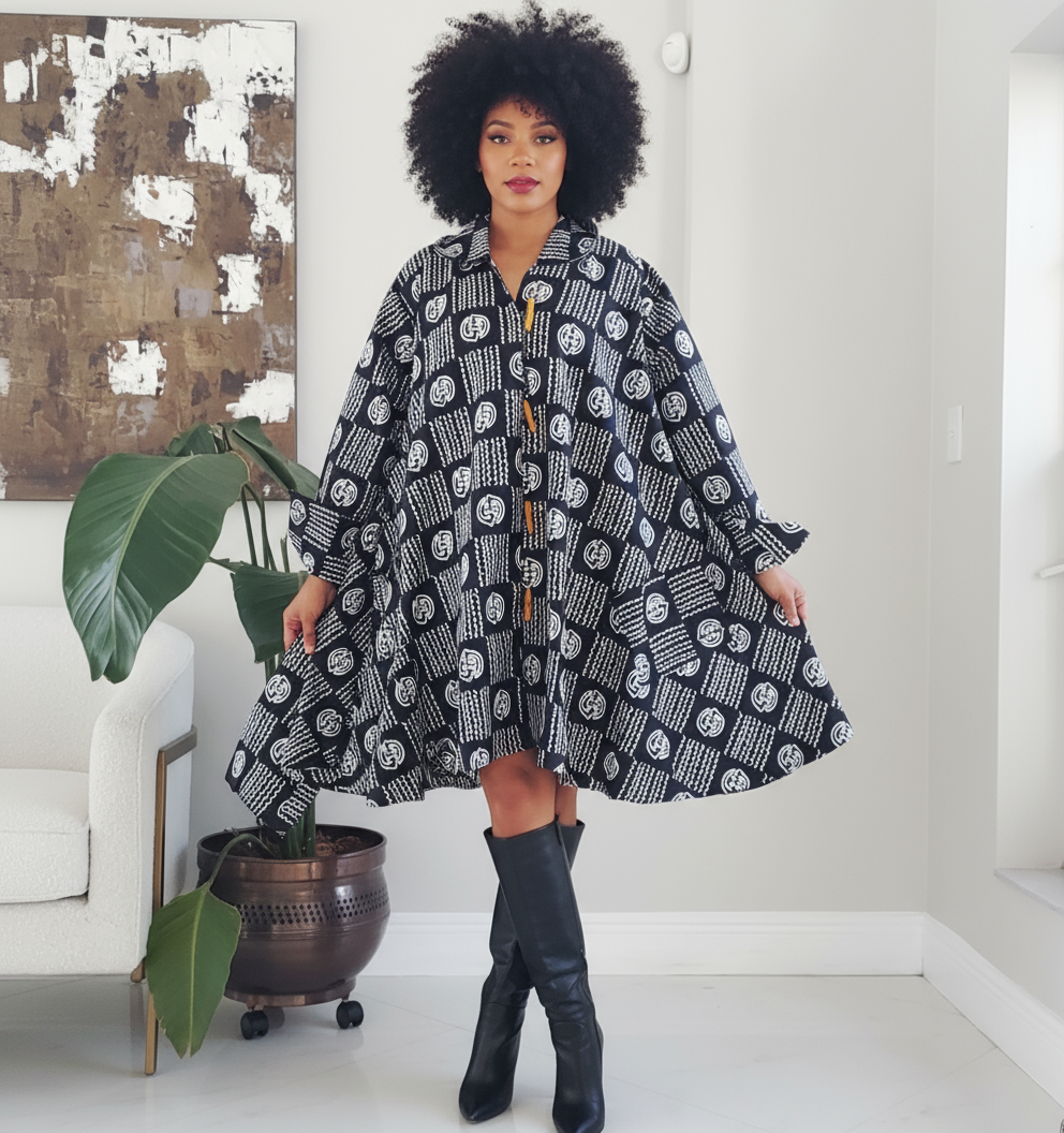 243- Short Dress / Blouse - Black/ White Gyname