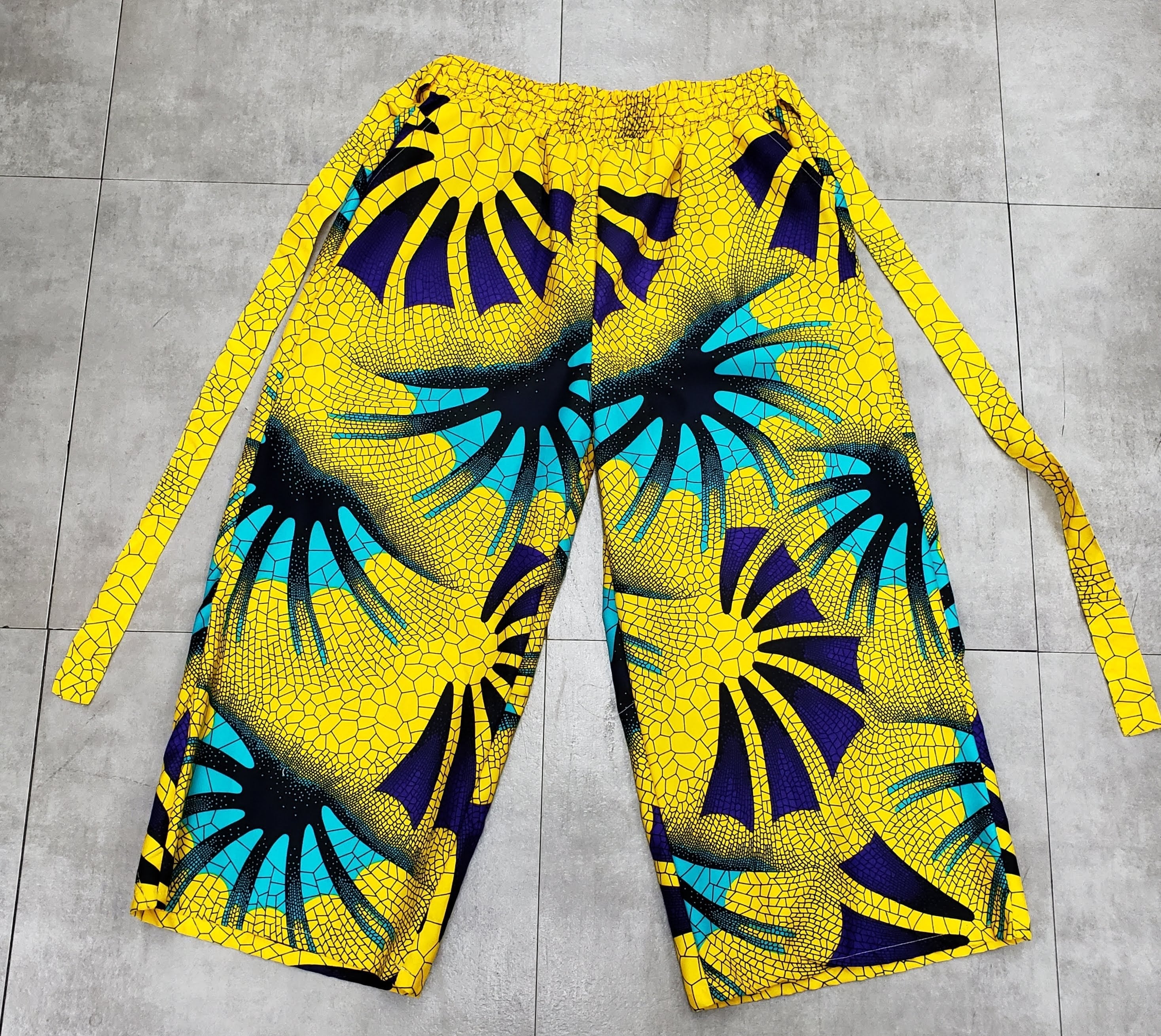 #2675 Women African  Printed Capri Pant