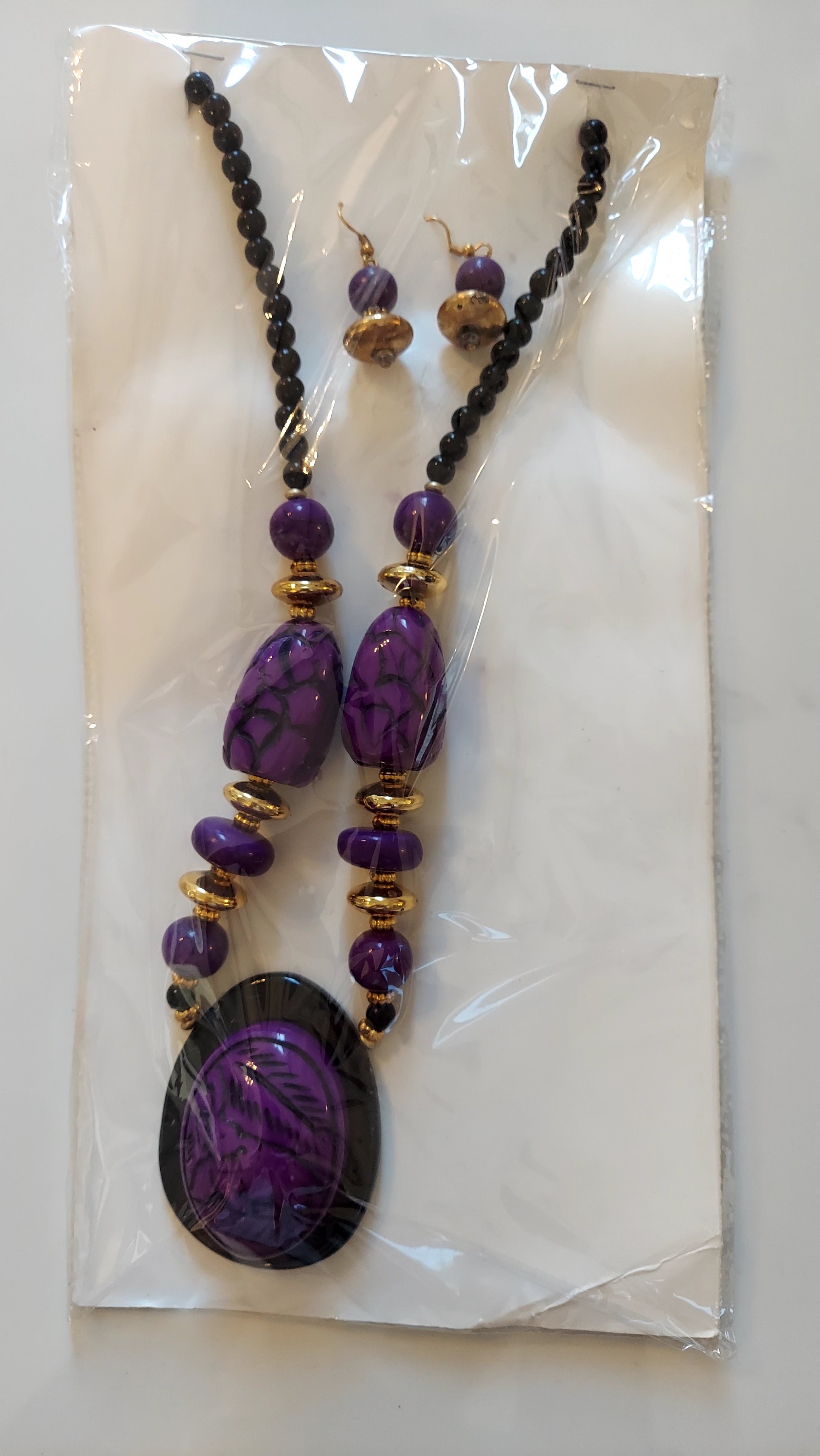 Necklace & Earrings Set / Crackle Elephant