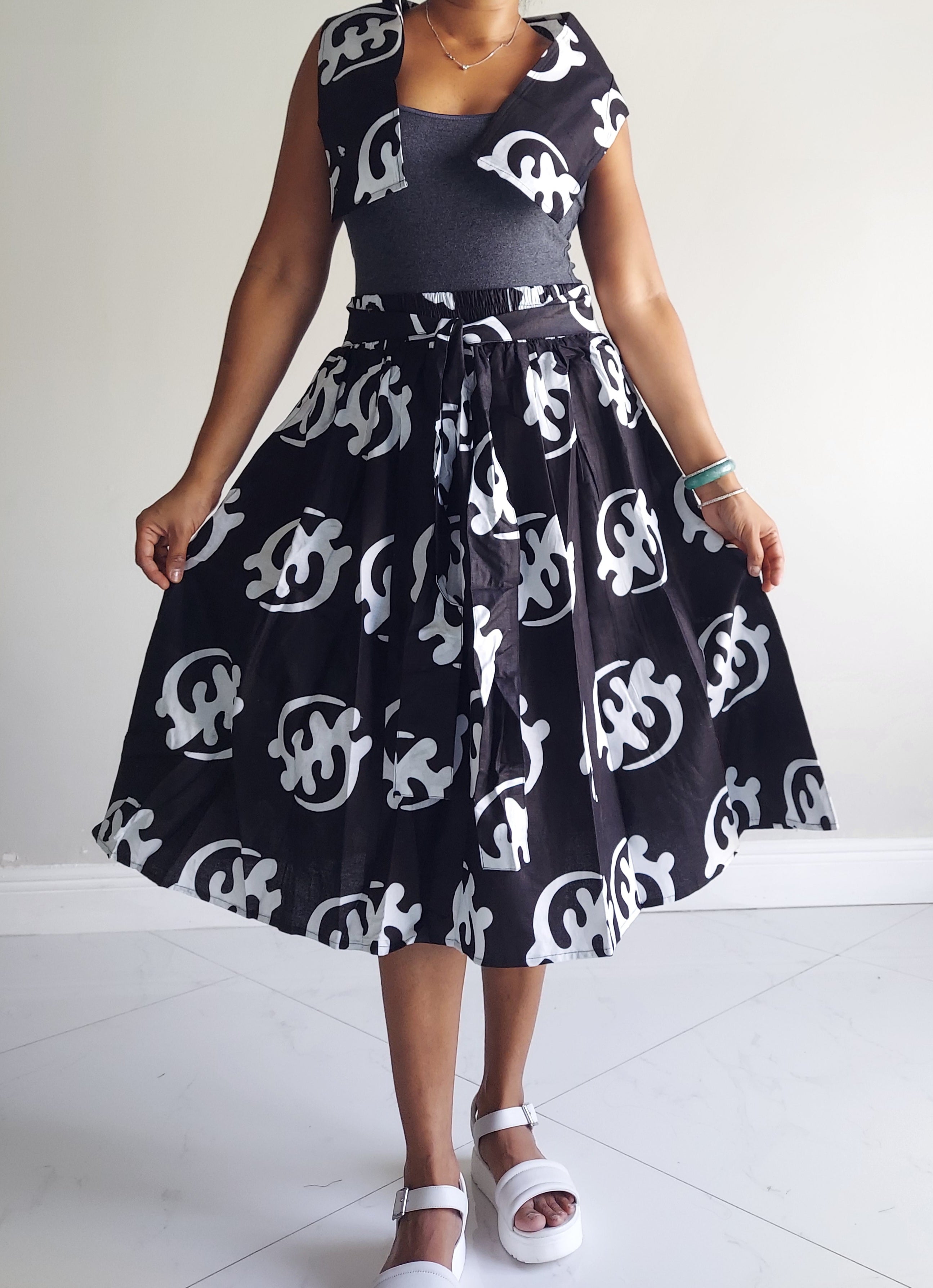 Woman Mid Length Flared skirt -7012 Gynamee Print