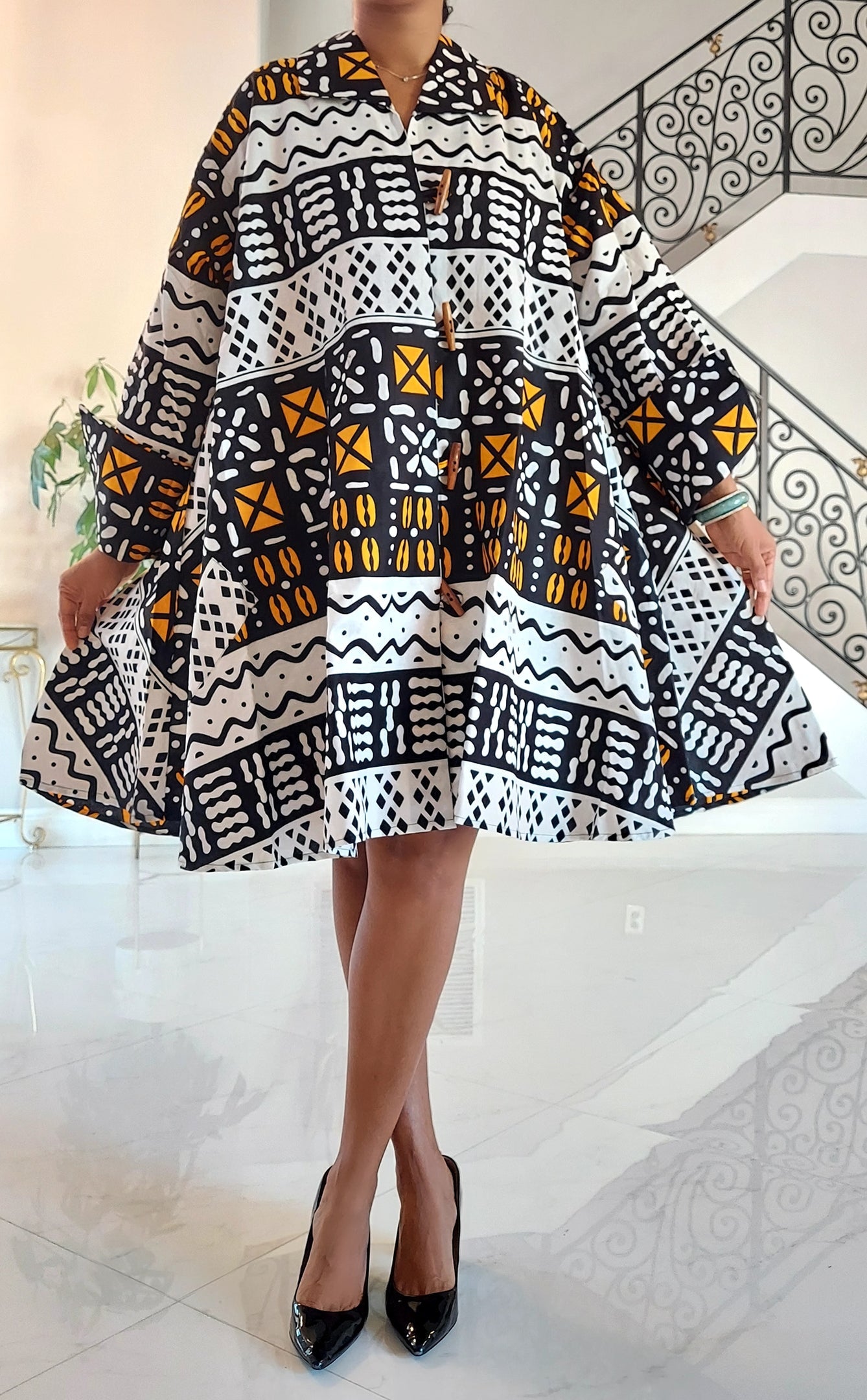 243- Short  Dress / Blouse-Black Tribal