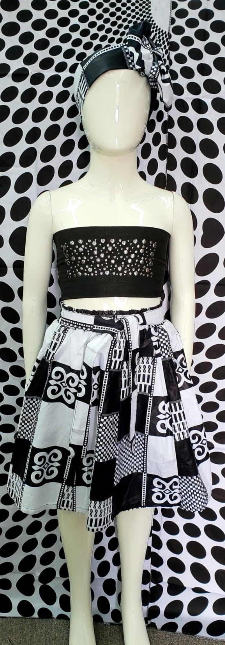 KIDS SKIRT & SCARF SET.