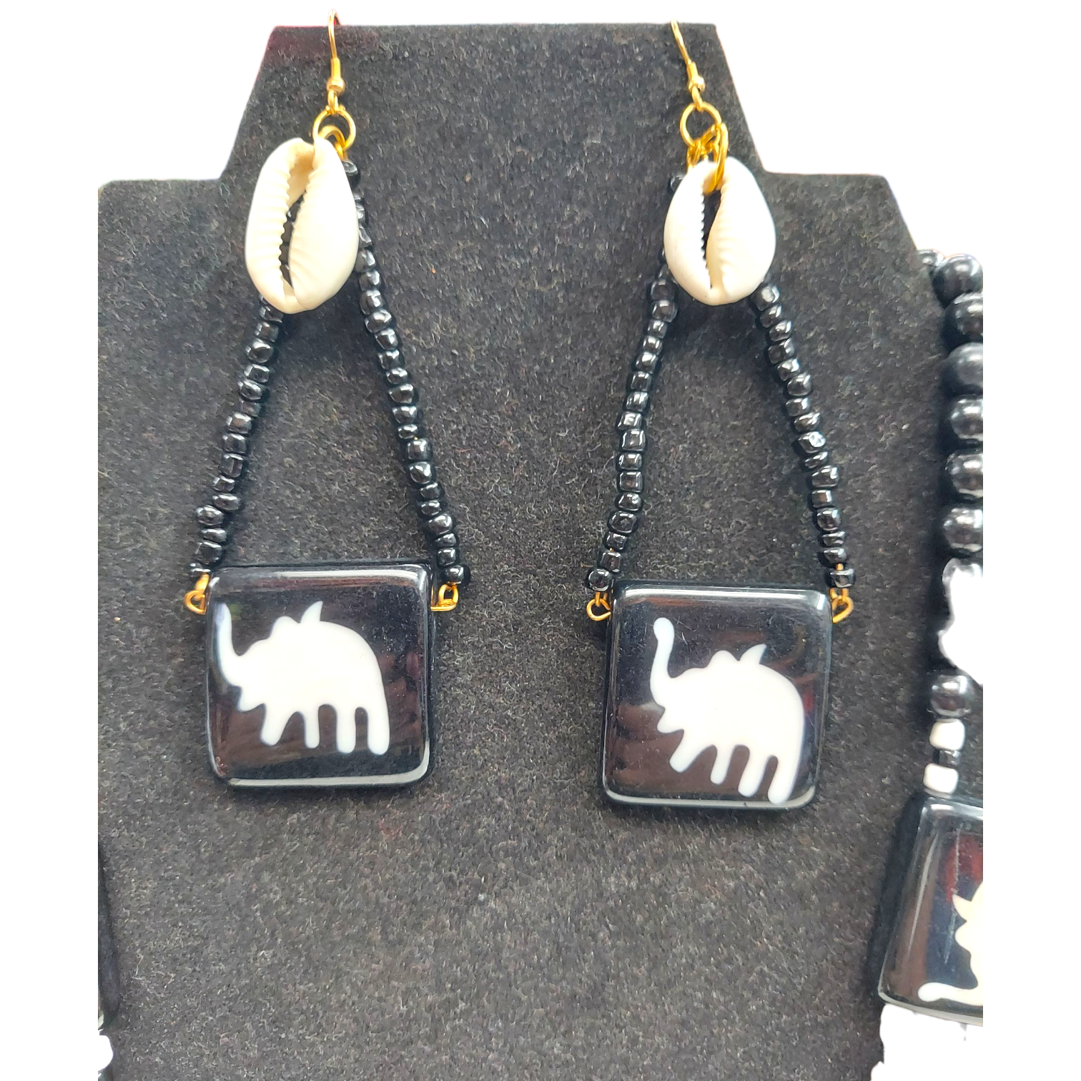 Necklace & Earnings Set -Cowrie Shell