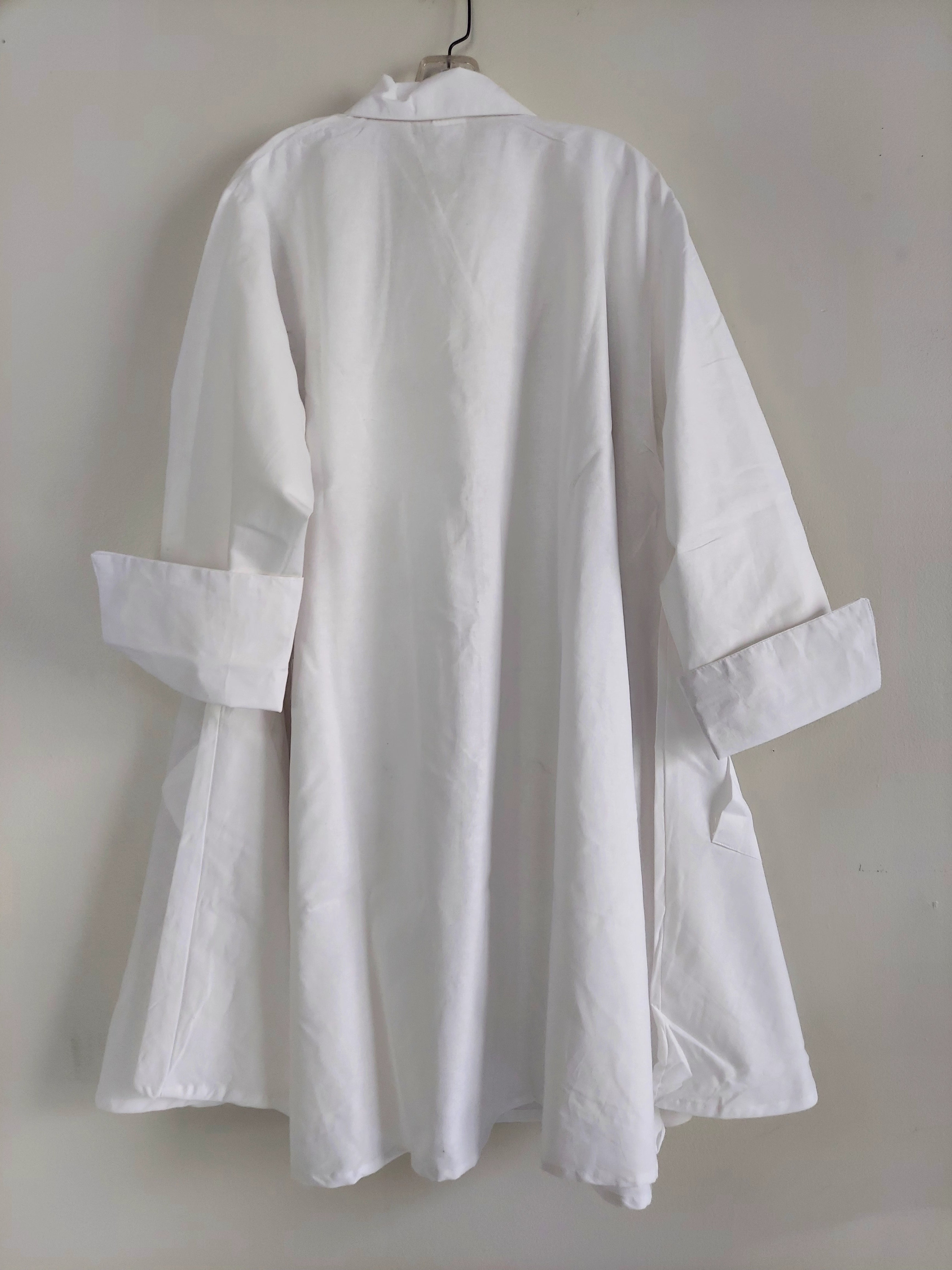 243 - Women Mid Length Coat Dress / Blouse - White / Gold